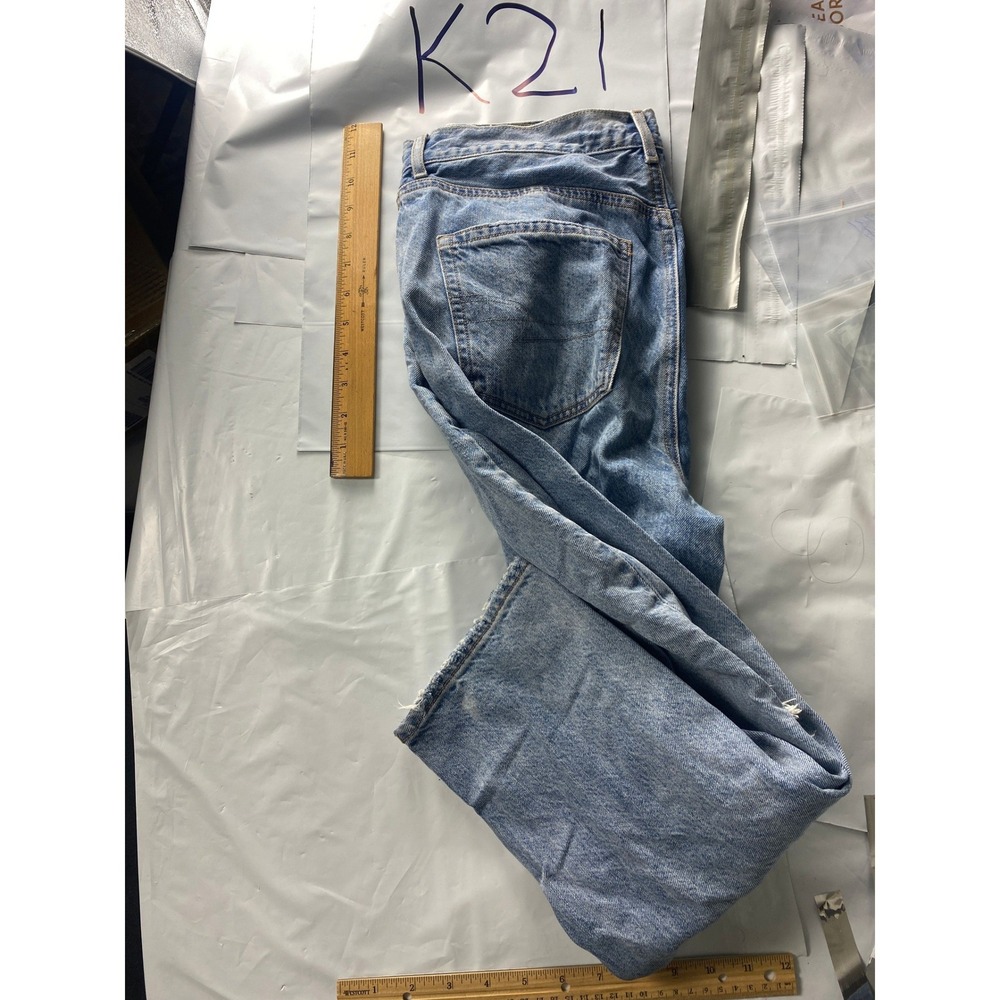 American Eagle Outfitters Mens Jeans Light Wash Distressed Denim Straight Fit